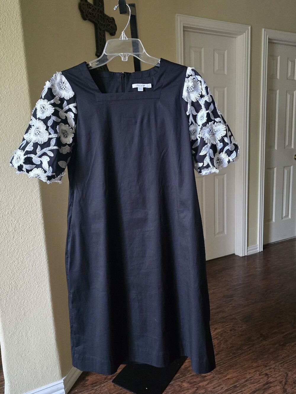 Chicos Black Dress with White Floral Baloon Lace Sleeves Size S
